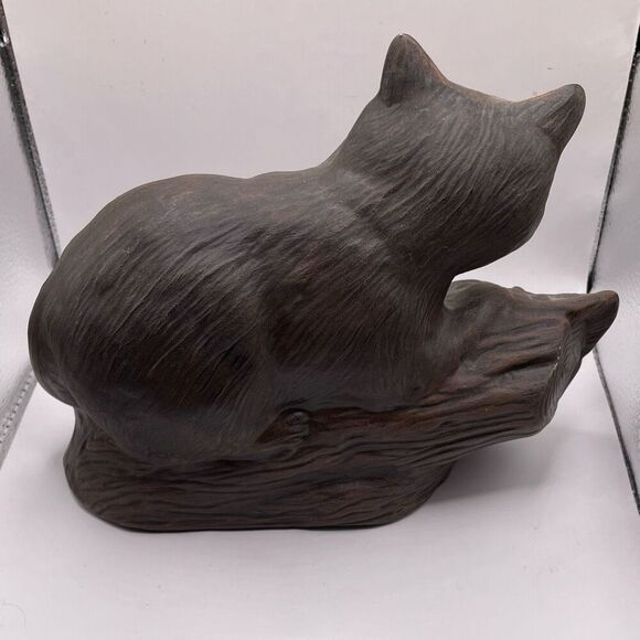 Vintage Ceramic Raccoon On A Log Woodsy Home Decor Collectible - Picture 6 of 9